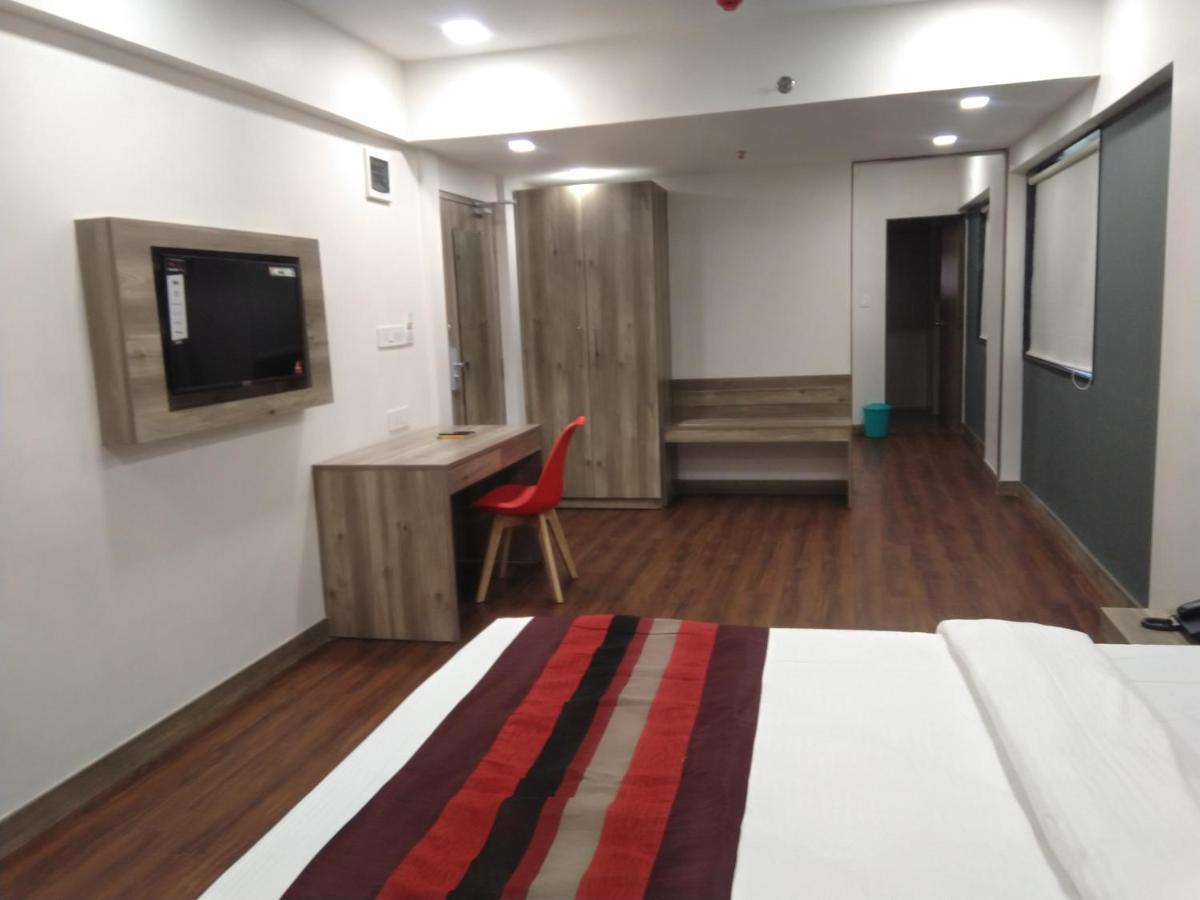 Hotel Indus Inn Pune Exterior photo